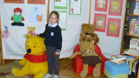 Urodziny pluszowych misiów w bibliotece szkolnej